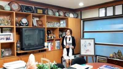 부산해풍 맞고 자란 가수 동태동생 동미의 최신곡 '자기'가 뜨고있다. 서울 상륙 노래방 썸타기 좋은 곡