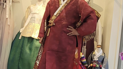 황금단 한복 할인 판매 기부 행사 / 강남 청담점  제 2 회 서울 한강 국제 영화제 10 월 18 일